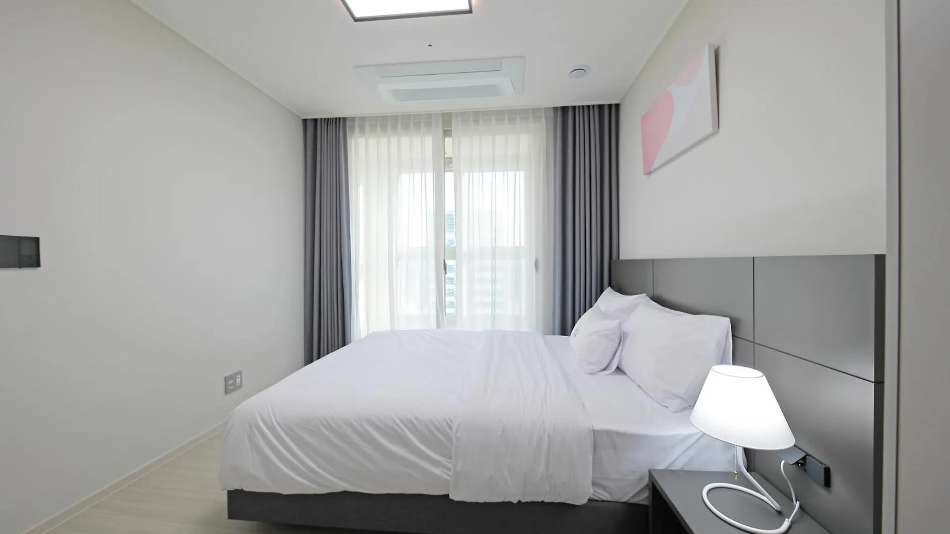 Sota Suite Busan Seomyeon 3*,