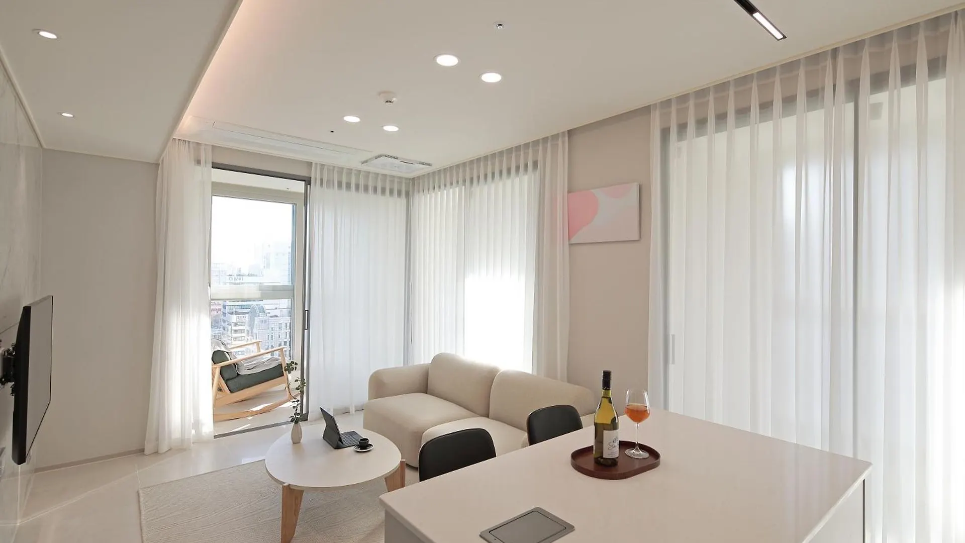 Sota Suite Busan Seomyeon Hotel