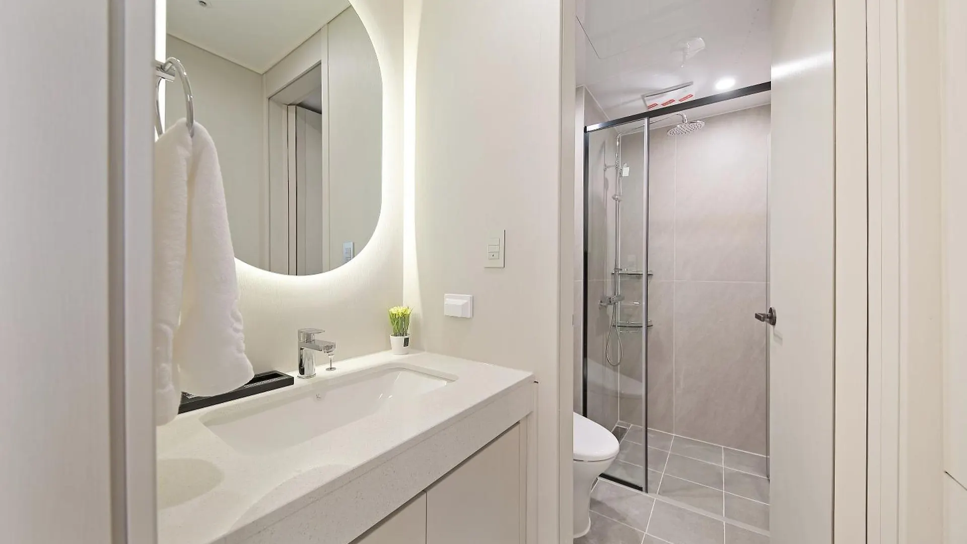 Sota Suite Busan Seomyeon Hotel